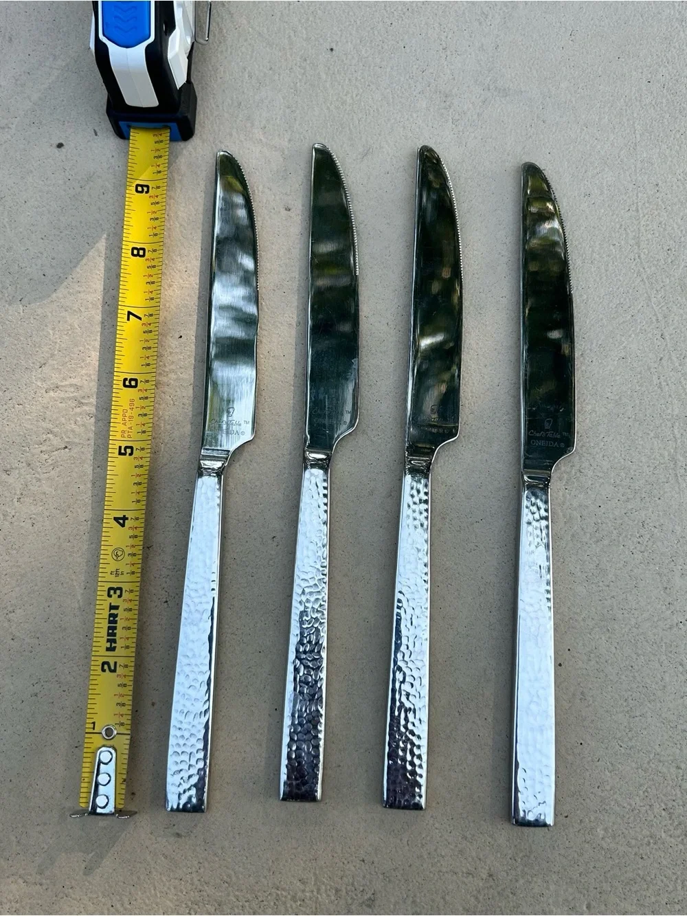Oneida Chefs Table Hammered Stainless Steel Set of 4 Dinner Knives